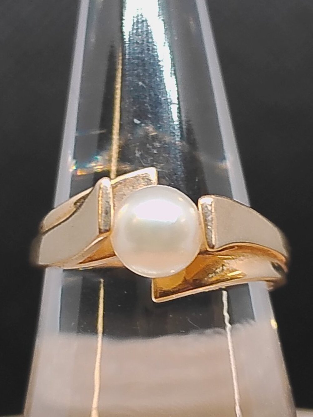 14k Yellow Gold Pearl Ring